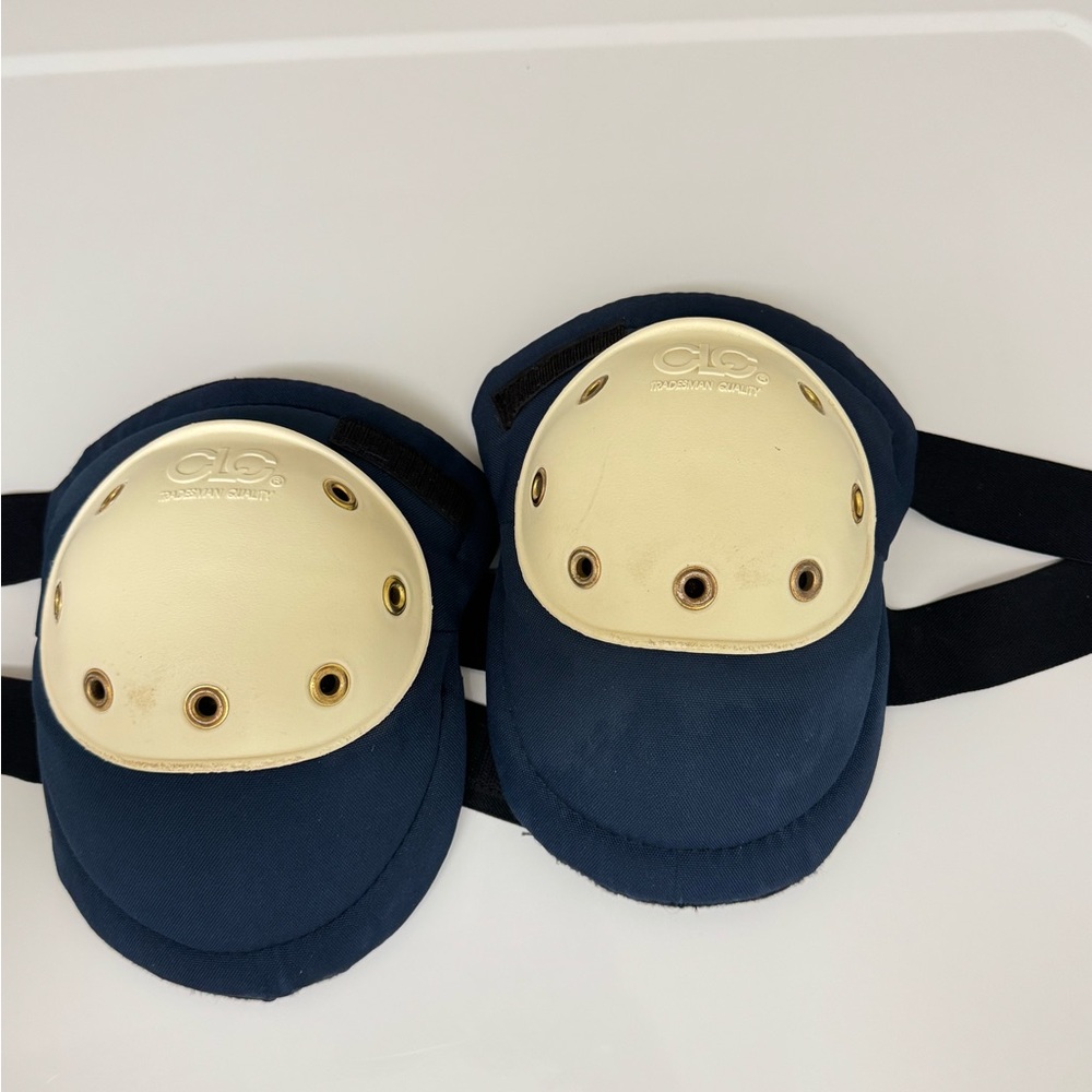 CLC  Easy Swivel Kneepads Tradesman Quality Foam‎ Polyester Heavy Duty Adjust